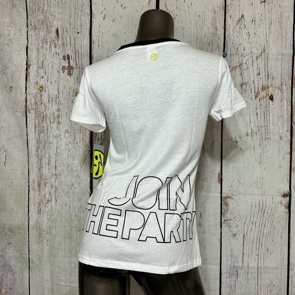 ZUMBA FITNESS women’s Shapely V-Neck Tee in White “Join The Party” Large NWT - Picture 2 of 10